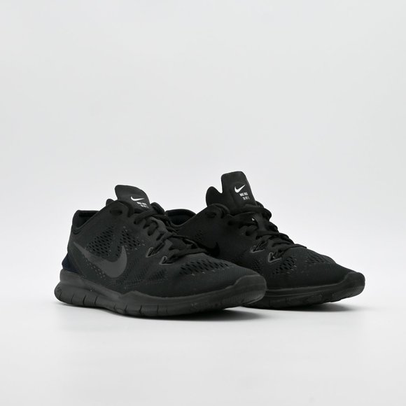 NIKE Women's Free 5.0 Tr Fit 5 Black Sneakers - Picture 2 of 6